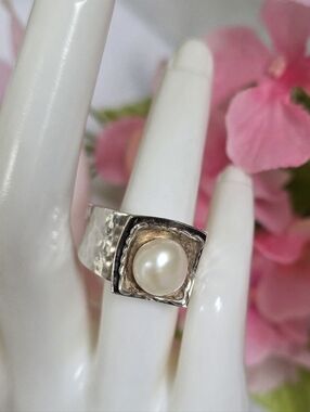 Silpada Hammered Sterling Silver & Freshwater Pearl Ring R0898 Size 8